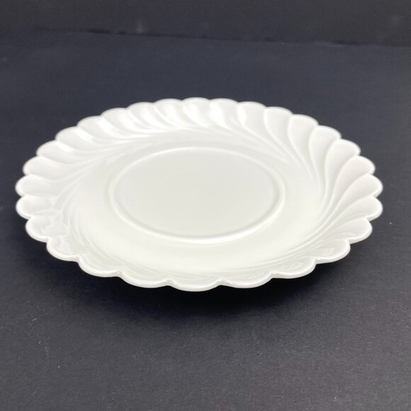 Set of 4 Haviland Limoges Cups & Saucers White Scalloped Swirl Porcelain France - Picture 6 of 12